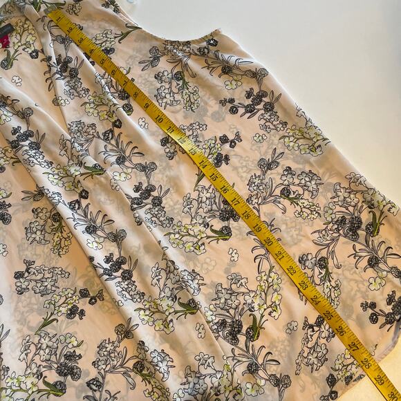 Vince Camuto Pink Floral Tank Womens Size 1X Blush V-Neck Lightweight Top Shell - Picture 7 of 7